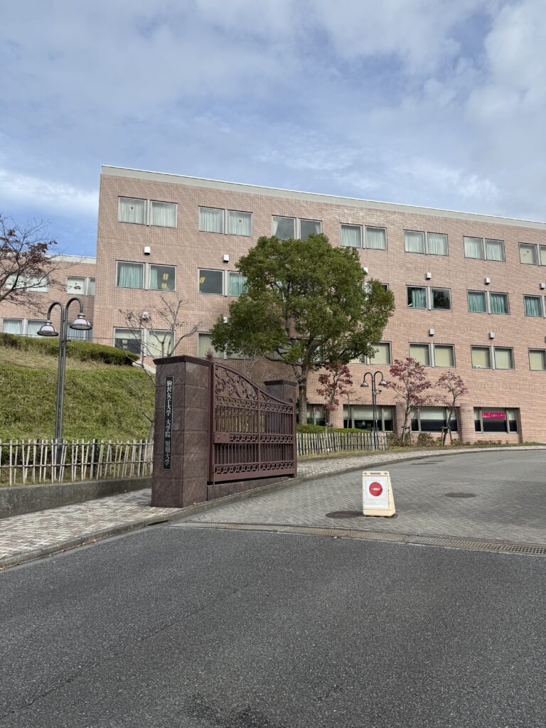 駒澤女子大学教授退職に伴う蔵書整理2000冊|2回目のご依頼 1 572a6791c3978e41713bb5f0d1622e8d scaled