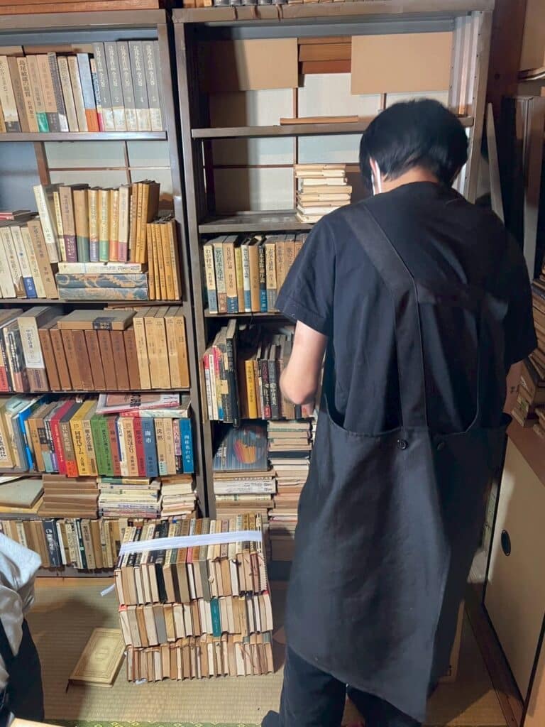 横浜8000冊・川崎遺品整理対応。東京書房12月6日の出張買取実績