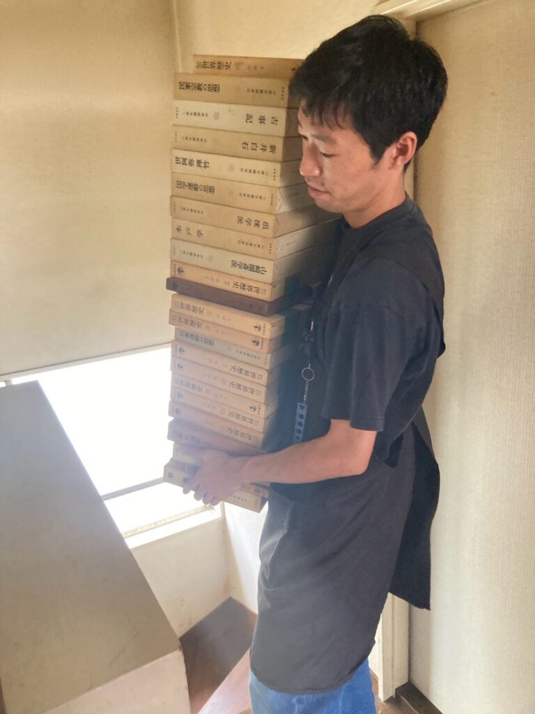 2026年10月7日。葛飾区・江戸川区で考古学などの古本出張買取500冊! 2 古本出張買取の様子
